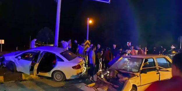 Zonguldak'ta iki otomobil çarpıştı