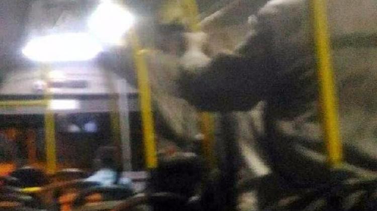 Zonguldak'ta işçiler koltuklar kirlenmesin diye ayakta gittiler