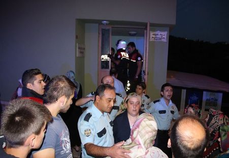 Zonguldak'ta mahalleli birbirine girdi imam kendini camiye kilitledi!