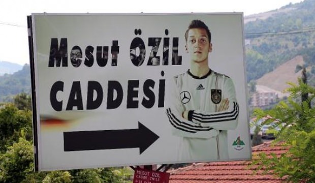 Zonguldak'ta Mesut Özil'in milli takımlı fotoğrafı kaldırılıyor! Yerine ise...