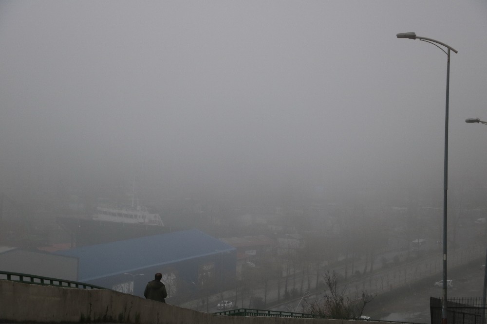 Zonguldak’ta sis etkili oldu, görüş mesafesi 30 metreye düştü 