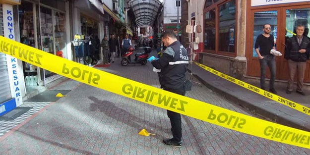 Zonguldak’ta telefon dükkanı kurşun yağmuruna tutuldu