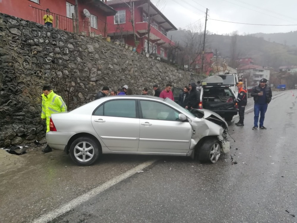 Zonguldak’ta trafik kazası: 4 yaralı 