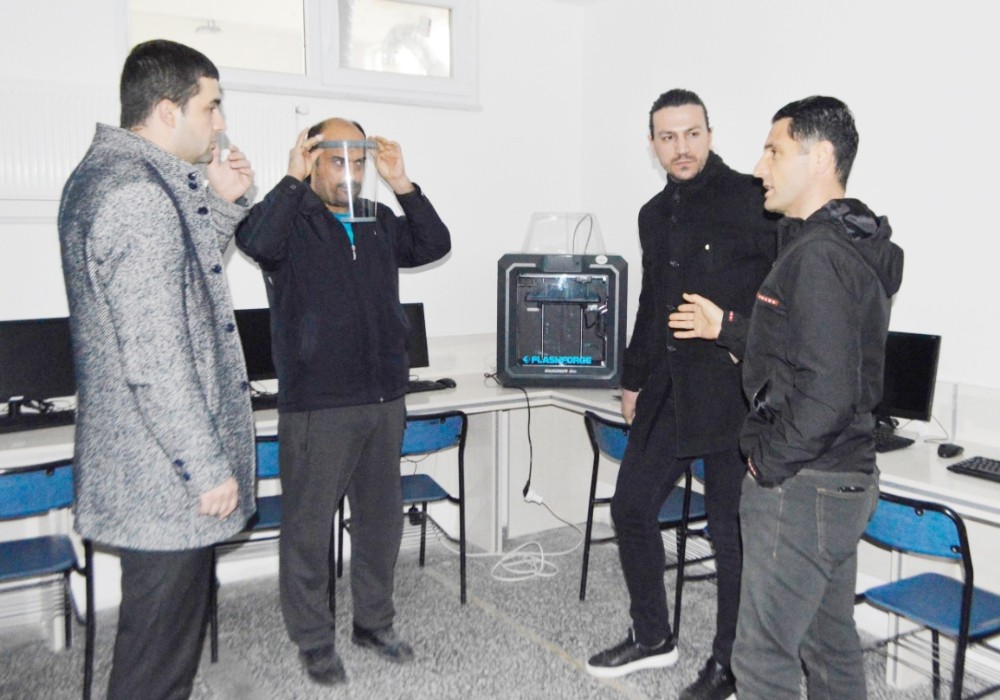 Zor günlerde meslek liseleri görev başında 