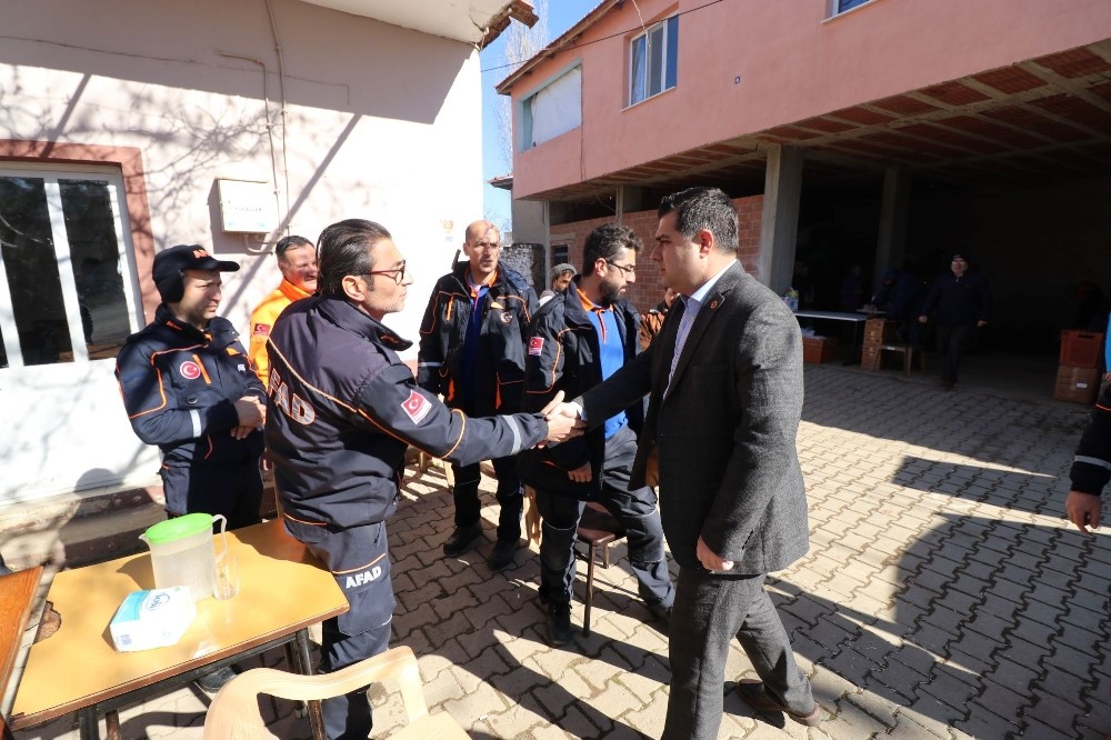 Zor şartlarda süren arama çalışmalarına destek 
