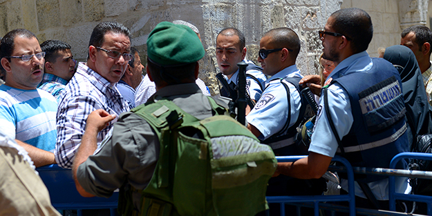Zorba Yahudi’den Türklere de engelleme