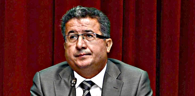 Zorba hâkim şimdi de laikliğe sığındı