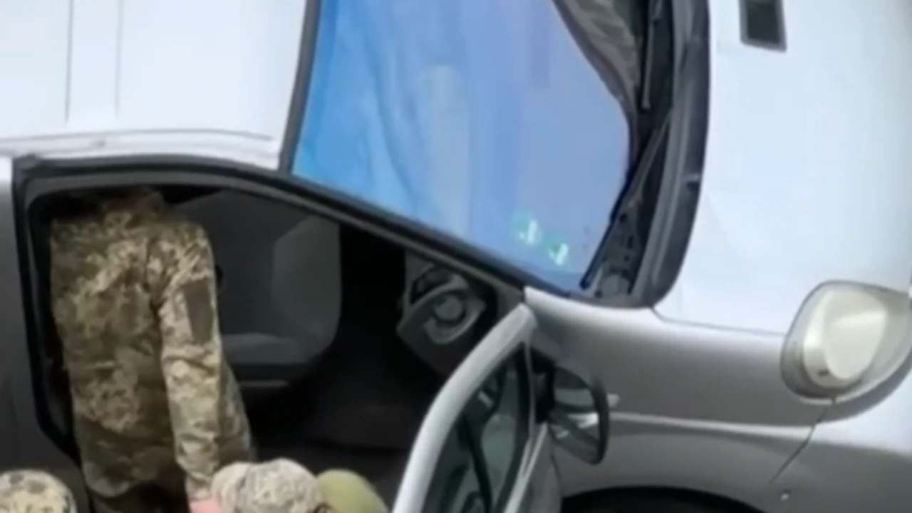 Zorla askere götürülmekten domates turşusu sayesinde kurtuldu