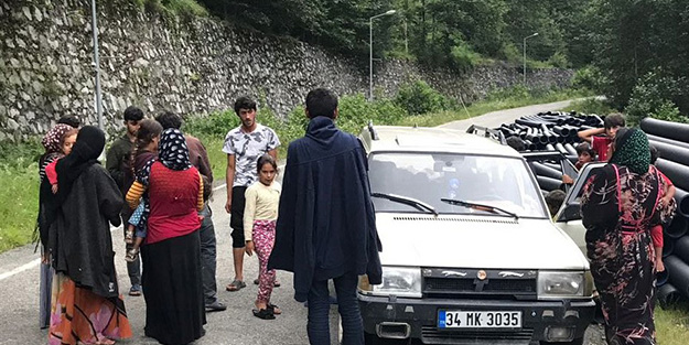 Zorla satış yapan 37 kişi ilçeden kovuldu