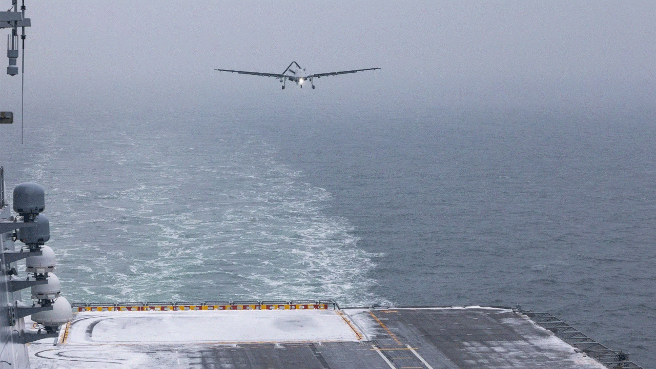 Zorlu hava koşuları bile vız geldi! Bayraktar TB3’ten nefes kesen gösteri
