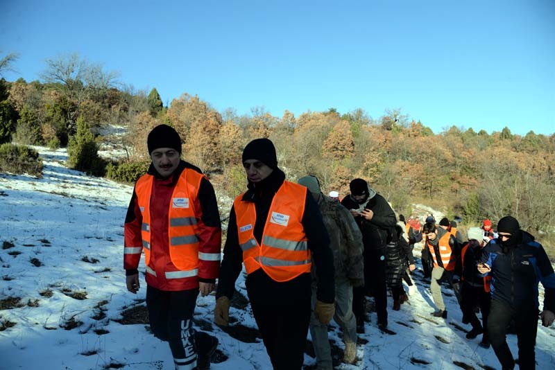 Zorlu parkurda yön bulma ve arama eğitimi 