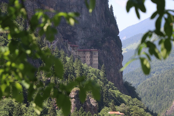 Zorlu tırmanışın sonu tarihe açılıyor