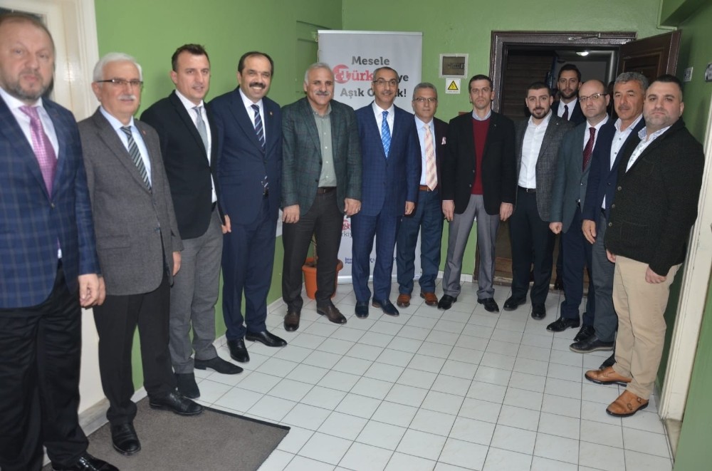 Zorluoğlu’ndan Türkiye Gazetesi’ne ziyaret 