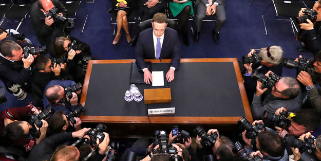 Zuckerberg: Benim de bilgilerim satıldı