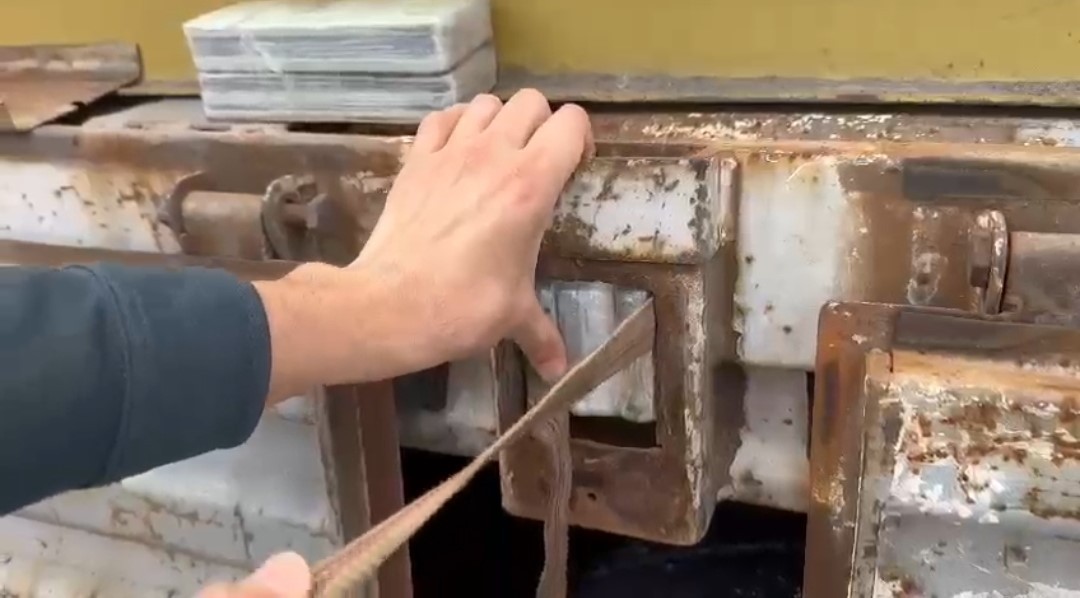 Zuladan 4 milyon lira değerinde kaçak cep telefonu çıktı