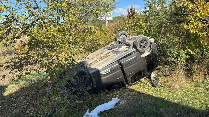 1 kişi öldü, 1 kişi yaralandı! Kamyonet 38,5 metre aşağı yuvarlandı