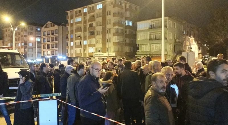 7 katlı binadan korkutan sesler! 33 kişi apar topar tahliye edildi