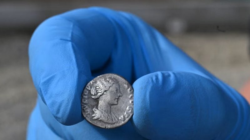 Almanya’da şaşırtan keşif! İtfaiye binası için kazı yaptılar, 2 bin yıllık hazine çıktı