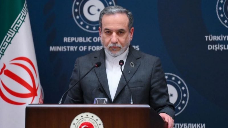 Arakçi'den bölge ülkelerine tarihi çağrı: Yabancı güçlerin varlığı sıfırlanmalı