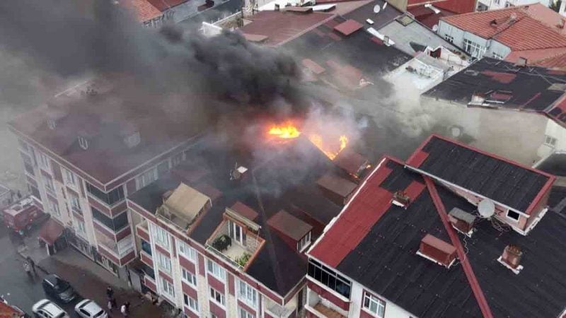 Arnavutköy'de 5 katlı binada korkutan yangın!