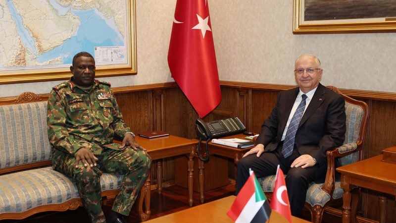 Bakan Güler, Sudanlı komutanla görüştü