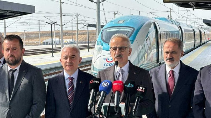 Uraloğlu'ndan İstanbul'a müjde: Seyahat süresi 4 saatten 1,5 saate düşecek