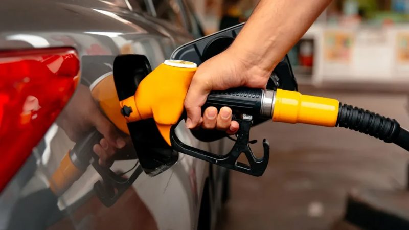 Benzine büyük indirim geliyor! Depoyu dolduracaklar bu tarihi beklesin