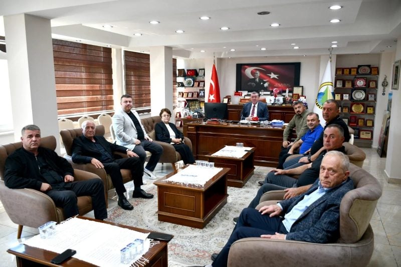 CHP'de istifa depremi! Alaplı Belediye Başkanı Nuri Tekin ve 9 meclis üyesi istifa etti