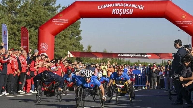 Cumhurbaşkanlığı Yarı Maratonu’na damga vurdular… Bağcılar sporcuları engel tanımadı!