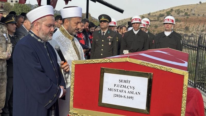 Doğacak olan çocuğunu göremedi! Şehit uzmana hüzünlü veda
