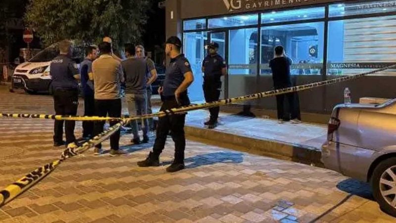 Emlak ofisinde dehşet: Ölü ve yaralılar var