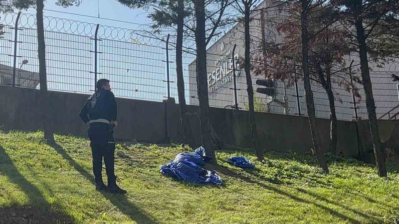 Esenler'de Metro yakınında şüpheli ölüm!