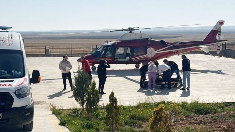 Evinde rahatsızlanan 70 yaşındaki kadın uçan ambulansla hastaneye sevk edildi