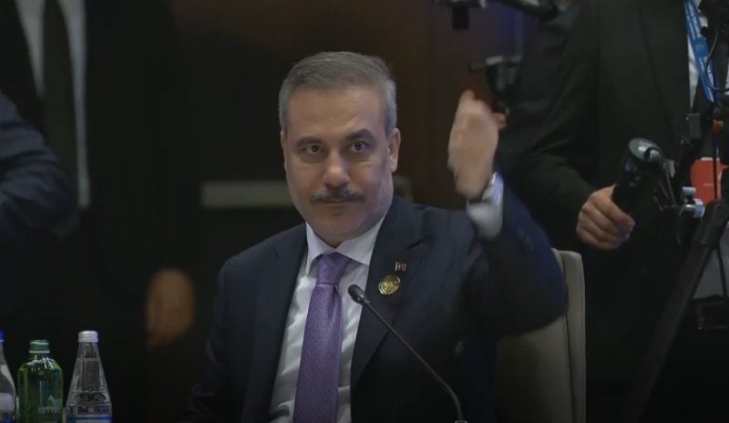 Hakan Fidan’dan Herzog’a tarihi protesto! Türkiye kalktı, 11 ülke peşinden salonu terk etti