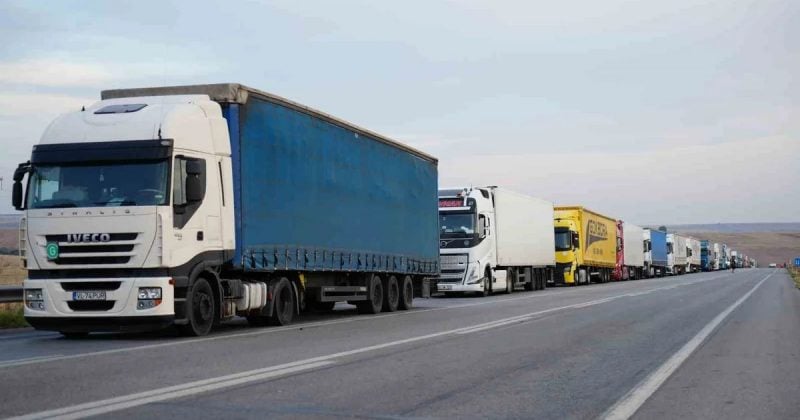 Hamzabeyli Sınır Kapısı'nda tır kuyruğu yaklaşık 37 kilometreye ulaştı