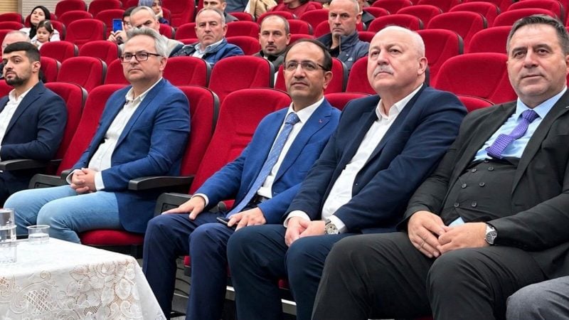 Hayrabolu'da ‘Hz. Peygamber ve Güzel Ahlak’ konferansı!