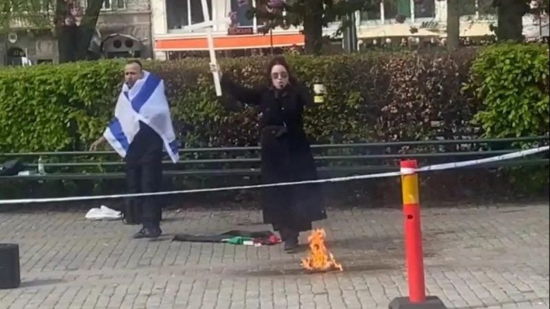İslam düşmanı alçak ceza aldı! Kur'an-ı Kerim'e saldıran ırkçı mahkum edildi!