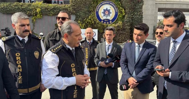 İstanbul'da çetelerden ele geçirilen 153 tabanca ve bin 24 mermi sergilendi