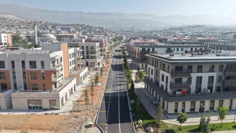 Kahramanmaraş'ta Azerbaycan Mahallesi'nde esnaf birer birer kepenk açtı