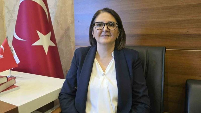 Karabük Barosunda 16 yıl sonra bir ilk! Üç kadın yarıştı, Sibel Şirin başkan seçildi
