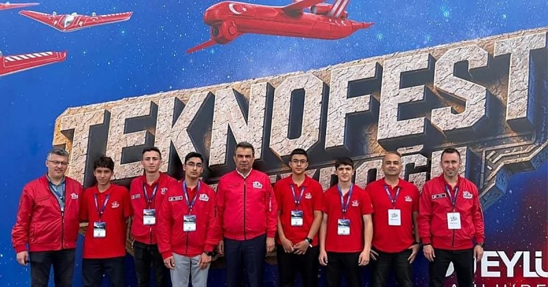 Kastamonulu öğrenci ve öğretmenler TEKNOFEST Güneydoğu'dan 5 ödülle döndü