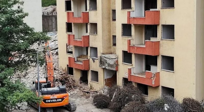 Kocaeli'de bir devir kapanıyor! 40 yıllık askeri lojmanlar yıkılıyor