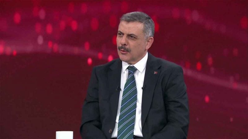Konya'da sevindiren haber! Dronla bulunan kayıp yaşlı kadını polis memuru sırtında taşıdı!