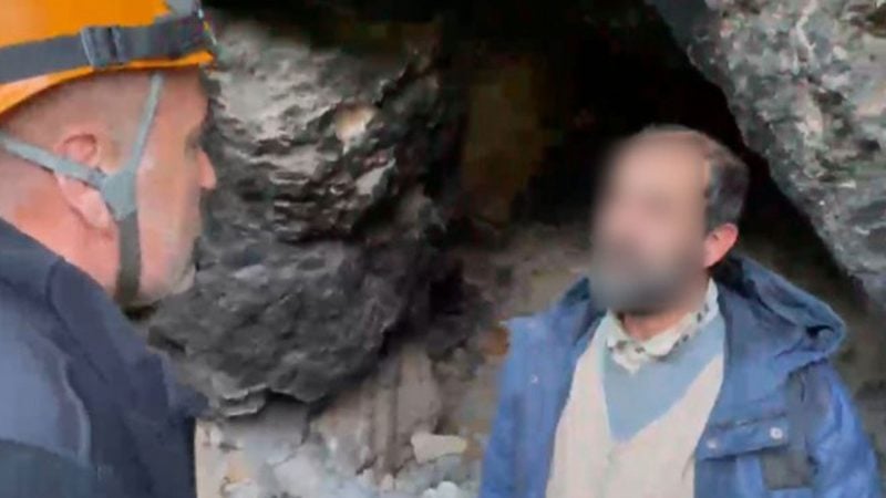 Mağarada yaşayan adamı görünce şaşırdılar! Şehre dönmeyi reddedince bakın ne yaptılar