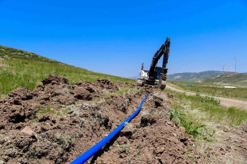 Malatya'da yaylaya 2 bin 500 metre boru döşendi, yaklaşık 35 yıllık su sorunu giderildi