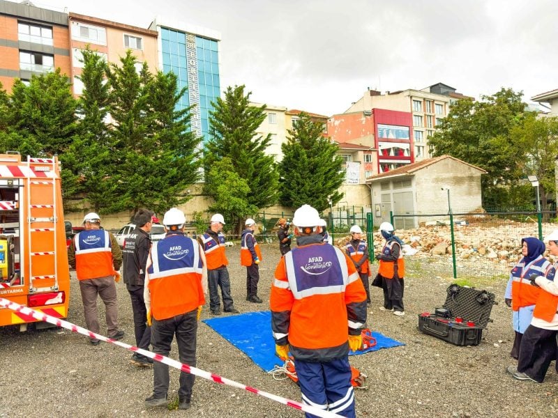 Marmara afetine karşı yerel muhafızlar: Ümraniye'de dev gönüllü harekatı