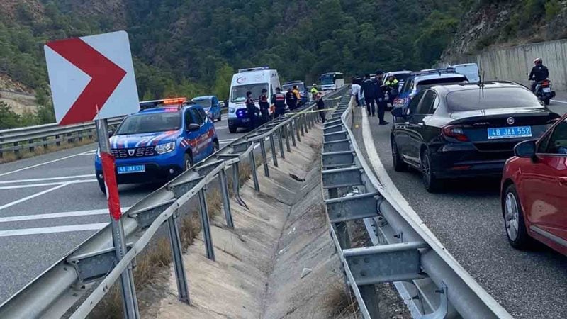 Marmaris'te feci motosiklet kazası: Kontrolden çıkan motordaki sürücü hayatını kaybetti