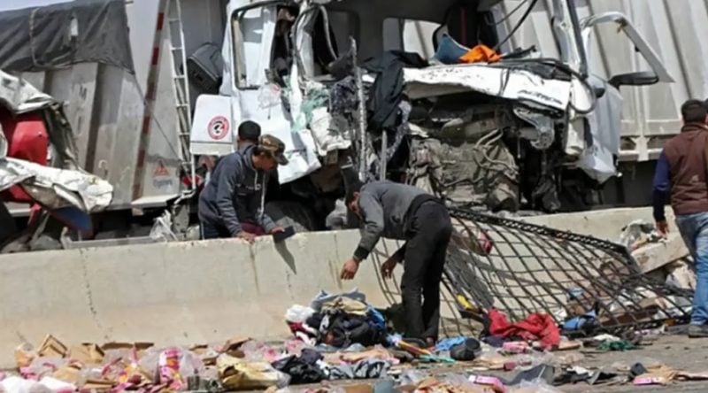 Mısır’da feci kaza! Minibüs TIR’la çarpıştı: Çok sayıda ölü ve yaralı var