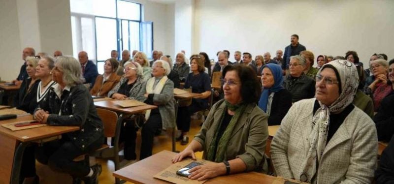 Niğde'de 60 yaş ve üzeri 49 öğrenci üniversiteli oldu: İlk dersi rektör verdi
