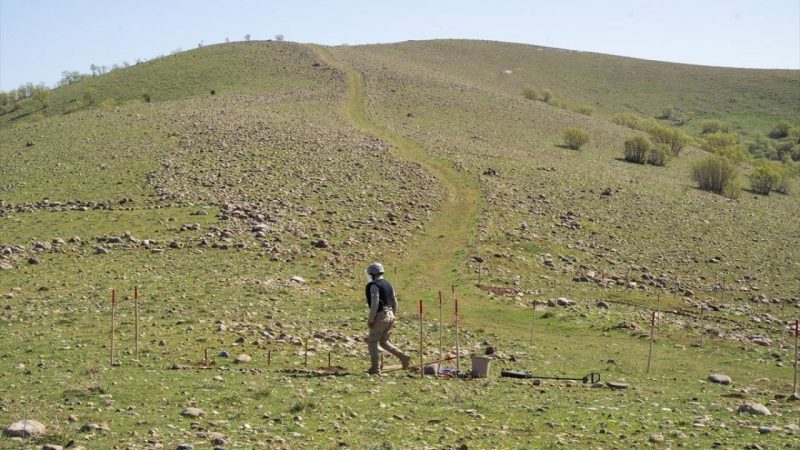 Önce terörden arındırıldı şimdi patlayıcılardan! Mehmetcik’ten Irak sınırında mayın mesaisi